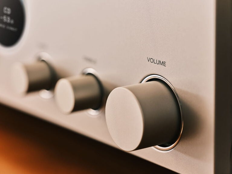 Marantz MODEL 70 Integrated Amplifier - Silver-Gold Dials