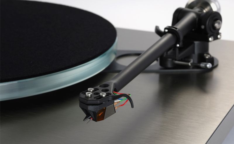 Rega Planar 6 RS Edition - platter detail