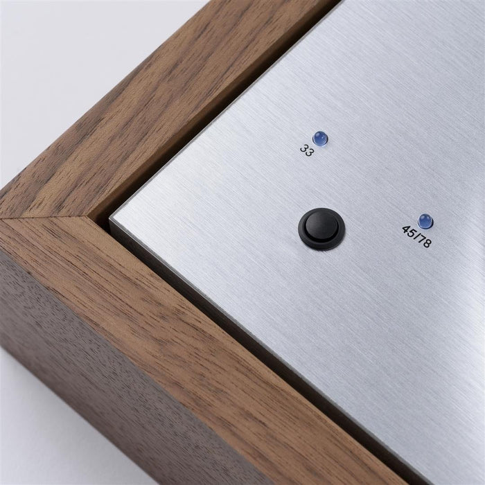 Pro-Ject Classic Evo Turntable