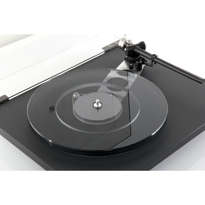 Rega Planar 6 Turntable